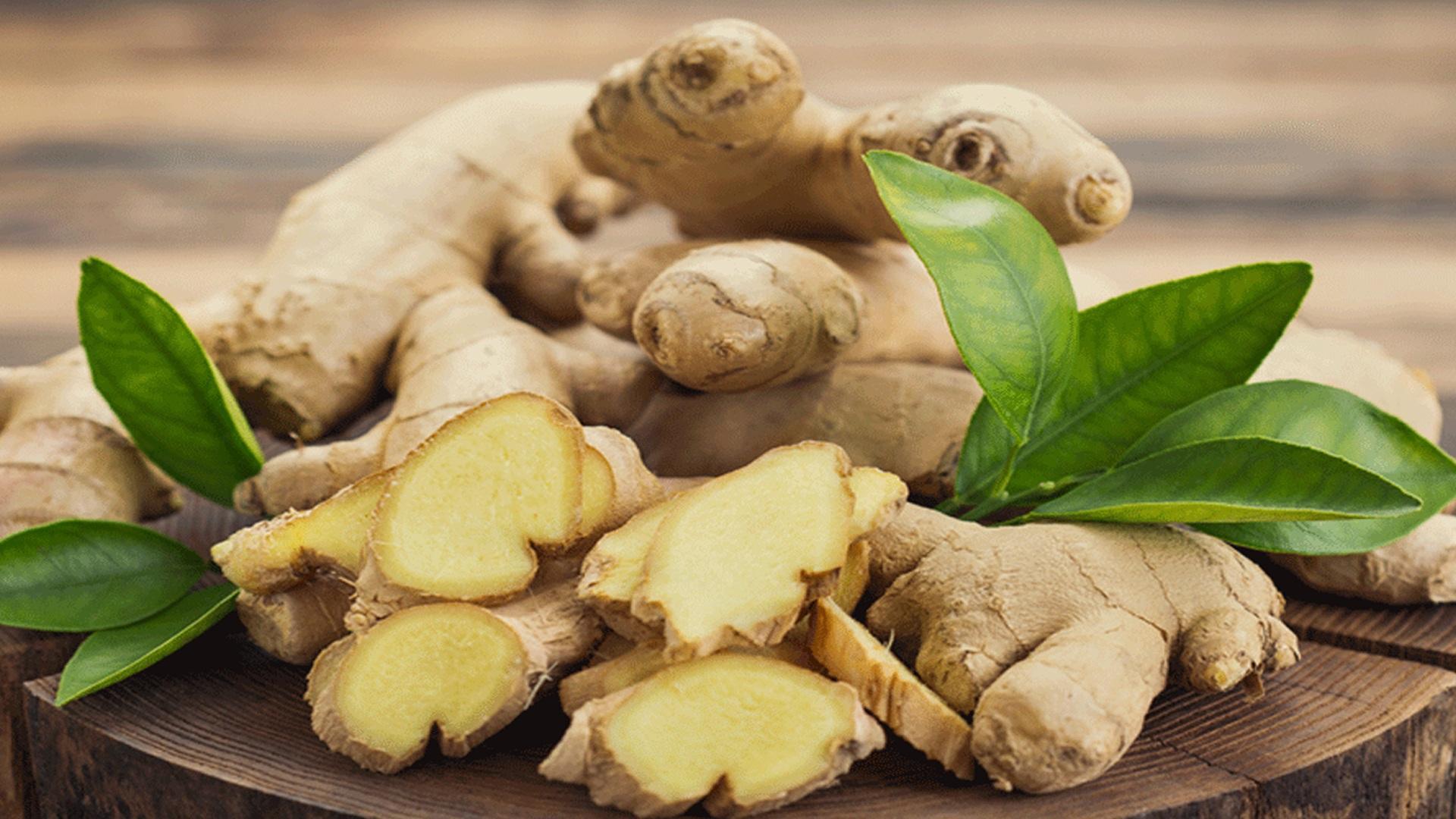 The Benefits of Ginger Juice: Recipe, Extractors, and More