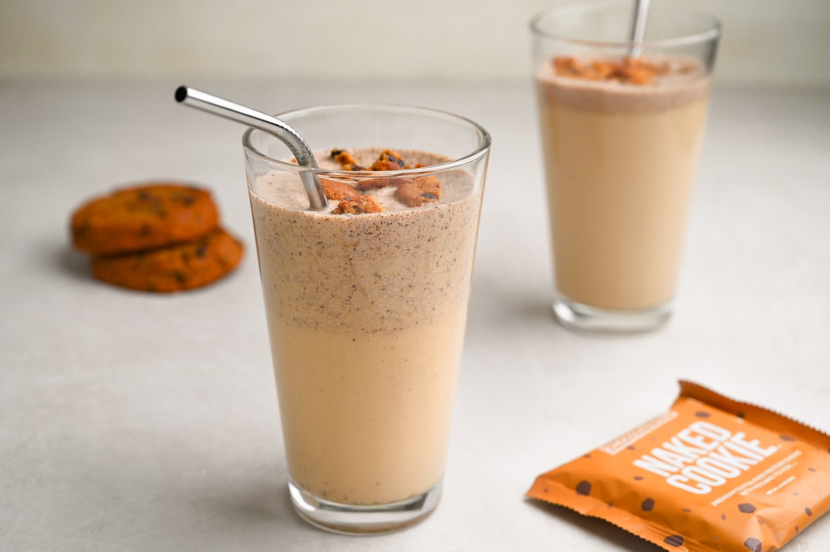 Easy Cookies and Cream Protein Shake (4 ingredients)